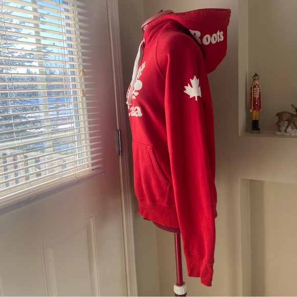 Roots Canada Women Red and White Logo Long Sleeve Hoodie. Size S. Used. - Picture 3 of 14